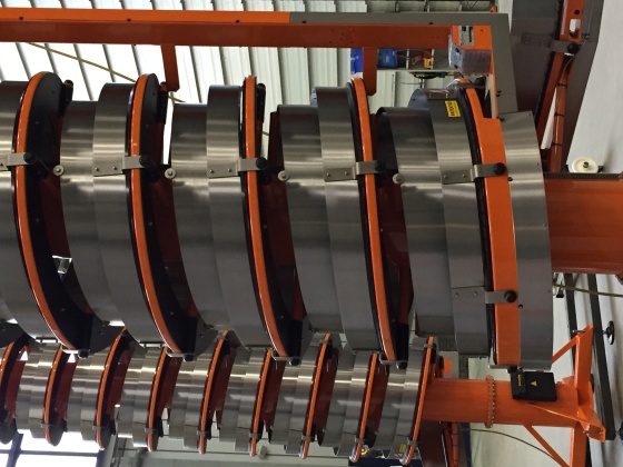 All-purpose spiral conveyor for medium to large products